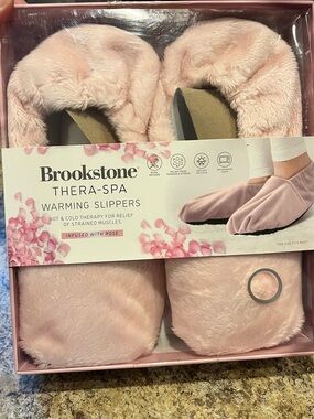 Brookstone Pink Thera-Spa Warming Slippers NIB